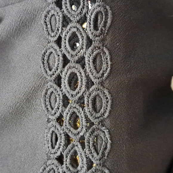 NWT simple but elegant black knitted see-through around the waistline - Picture 2 of 3